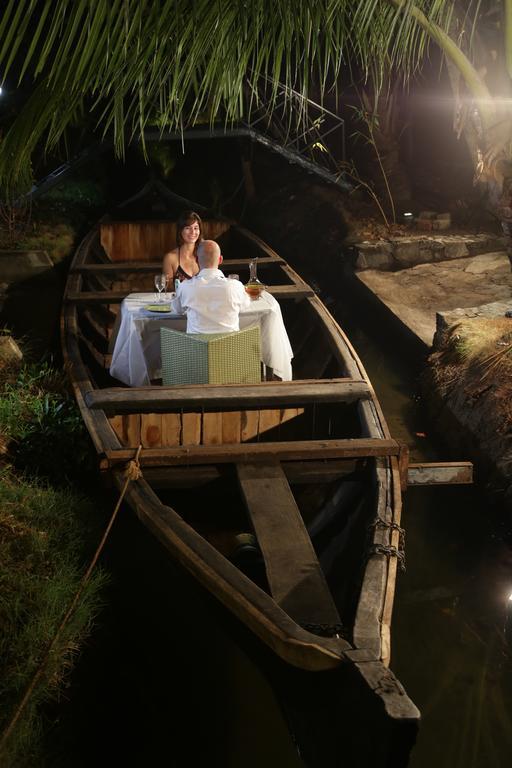 Vinis Farm - A Private Island Stay -Privacy Redefined !!! Mundrothuruth Bagian luar foto
